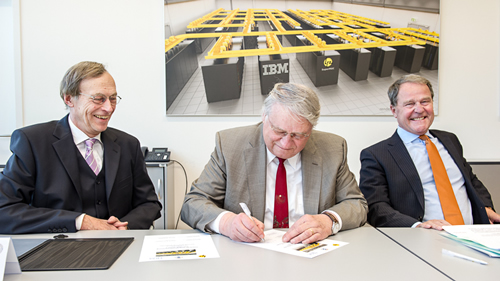 20130410_LRZ_Vertrag_SuperMUC_AH_12609